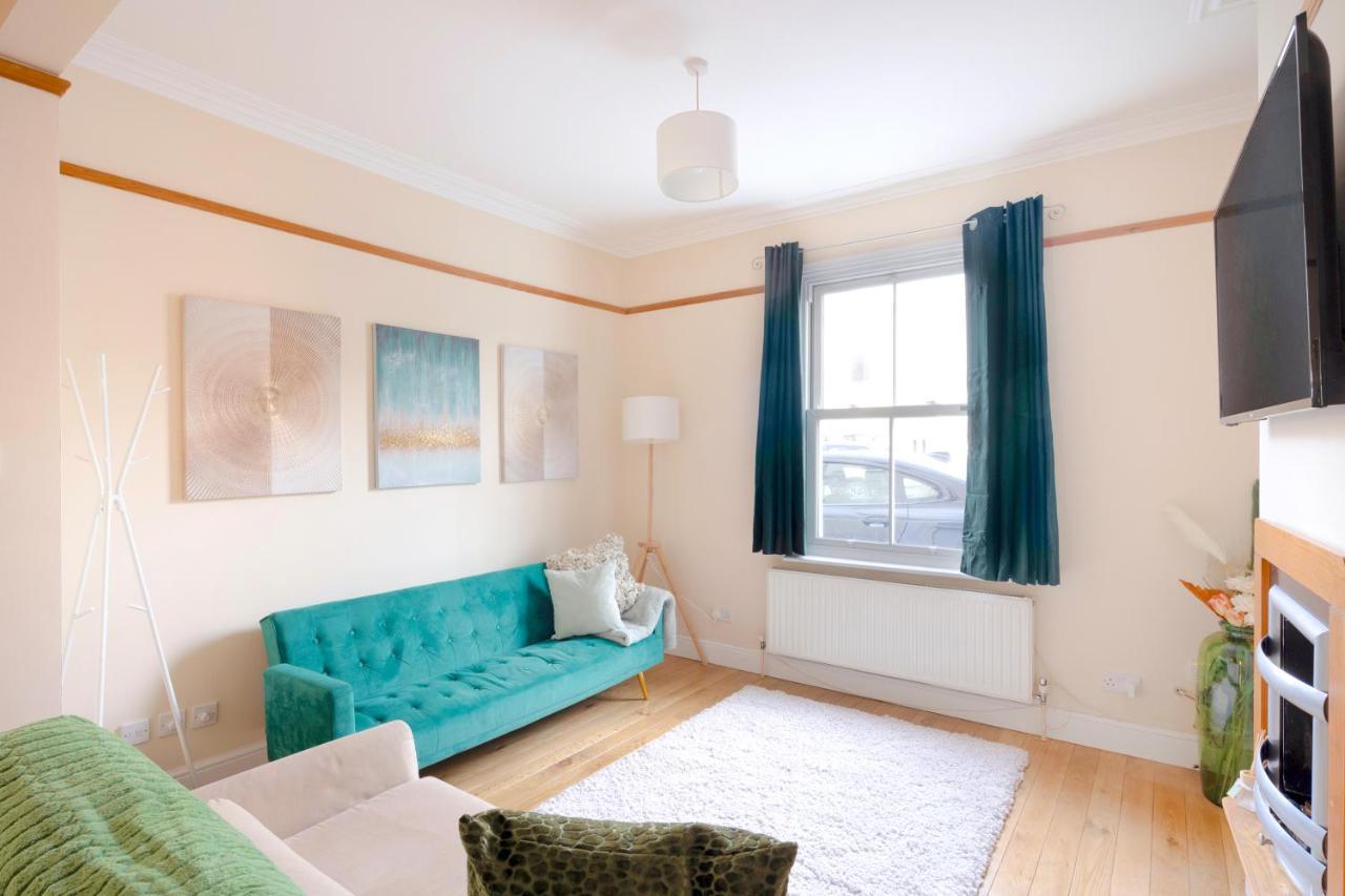 Stylish House In Wimbledon Villa London Eksteriør bilde
