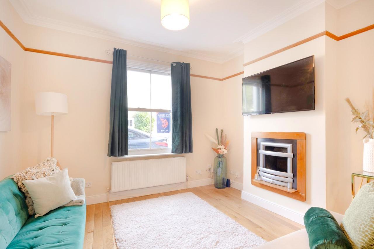 Stylish House In Wimbledon Villa London Eksteriør bilde
