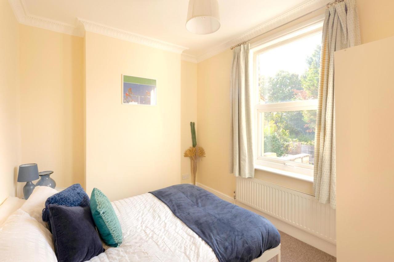 Stylish House In Wimbledon Villa London Eksteriør bilde