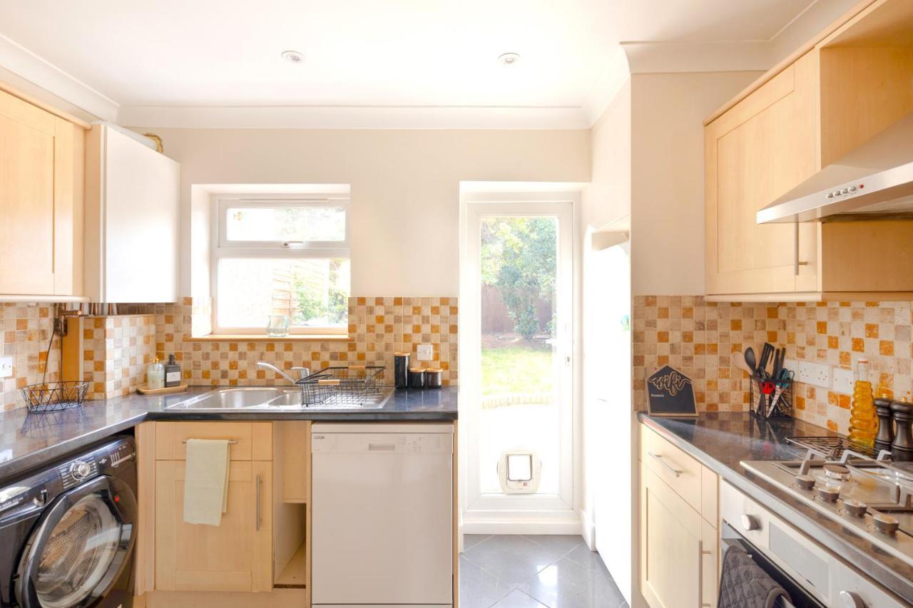 Stylish House In Wimbledon Villa London Eksteriør bilde