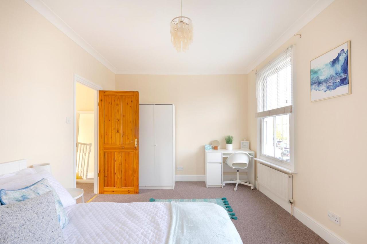Stylish House In Wimbledon Villa London Eksteriør bilde