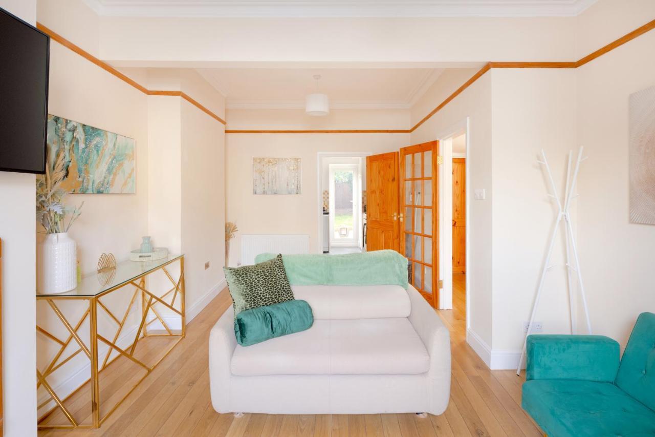 Stylish House In Wimbledon Villa London Eksteriør bilde