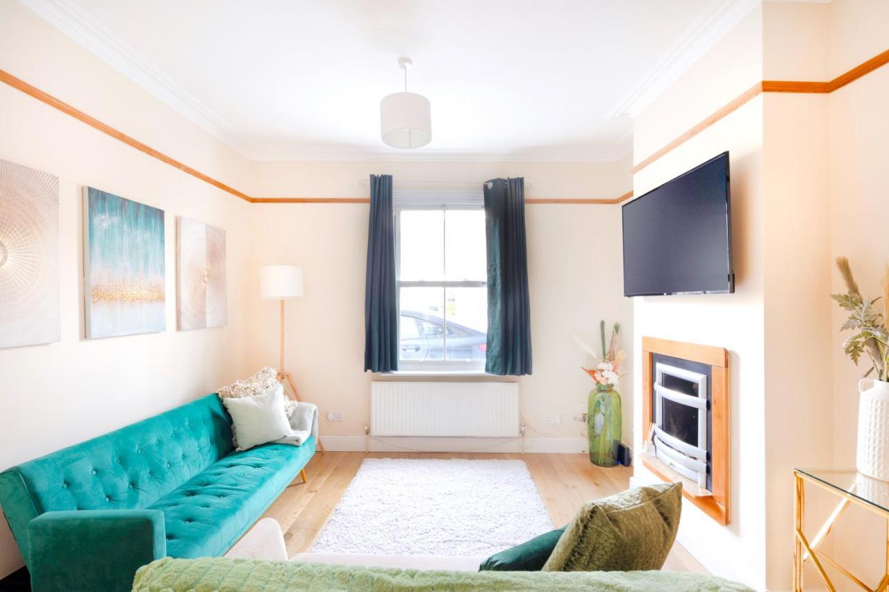 Stylish House In Wimbledon Villa London Eksteriør bilde